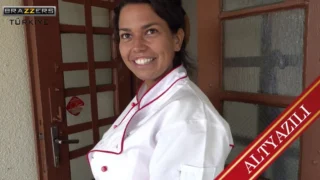 Siz Yemek Siparişi Beklerken Aşçılar Arkada Bulaşıkçı Kızı Sikerek Eğlenmekte